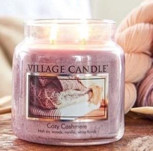 Village Candle Geur van de maand Cozy Cashmere